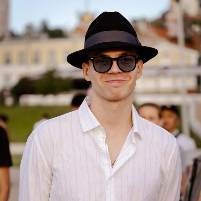 Ведущий и коммуникация